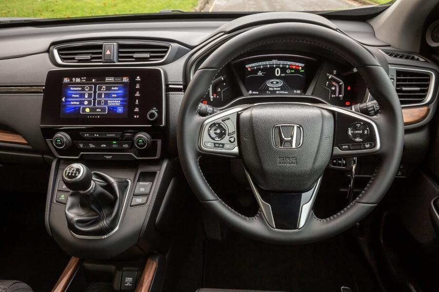 Панель приборов Honda CR-V 2018 года  (UK) (фото 30 из 40)